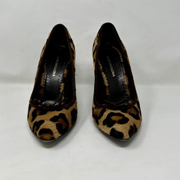 BCBG Maxazria Pointed Toe leopard Print Pony Hair Pumps Heels - Picture 2 of 7